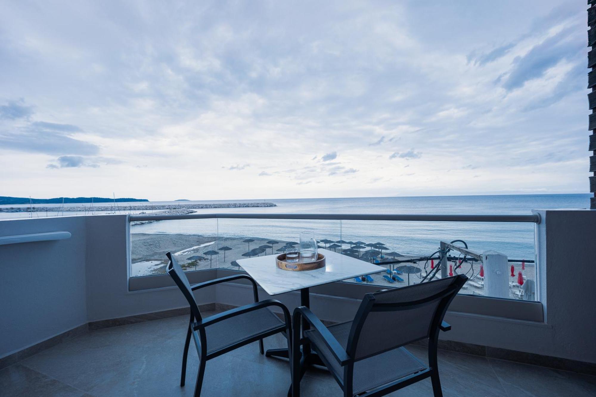 Anna Beach Suites Лименария Екстериор снимка
