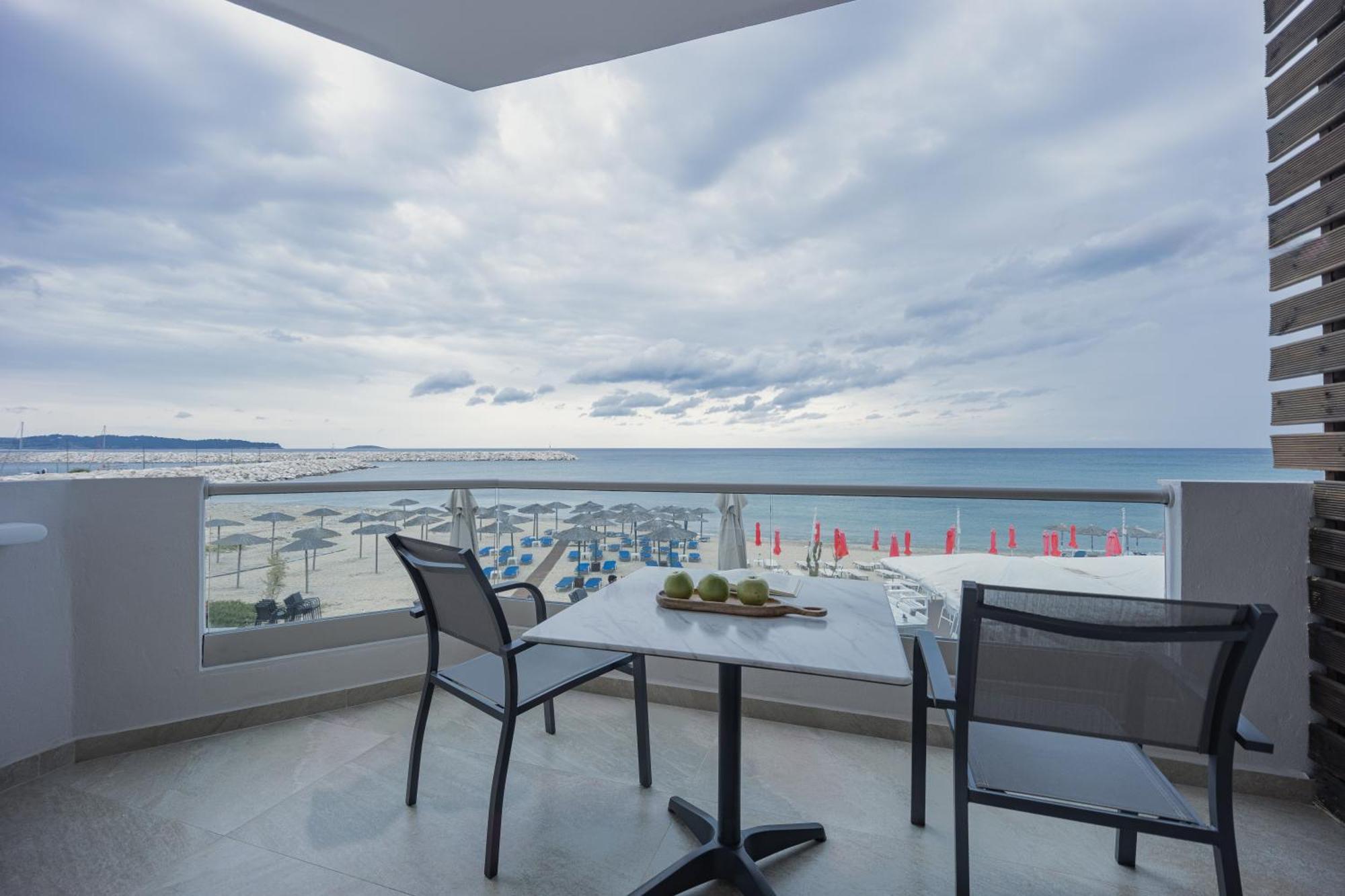 Anna Beach Suites Лименария Екстериор снимка