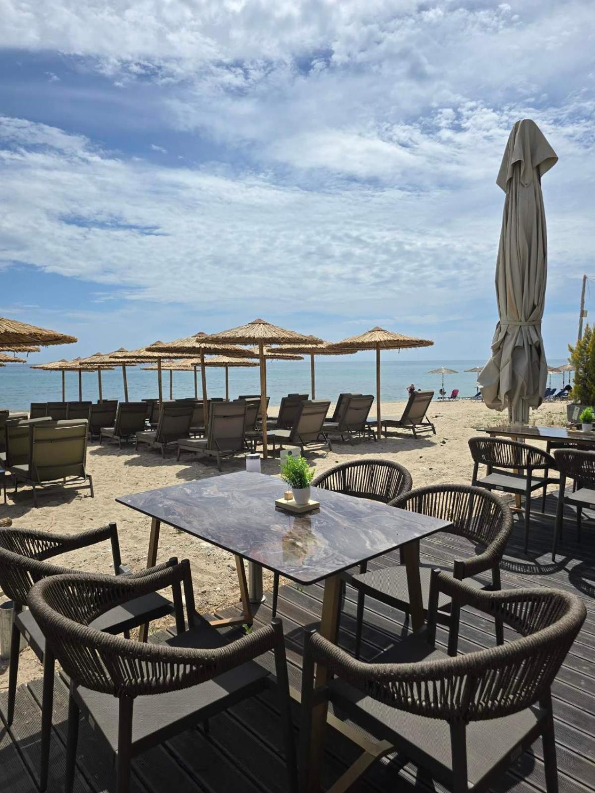 Anna Beach Suites Лименария Екстериор снимка